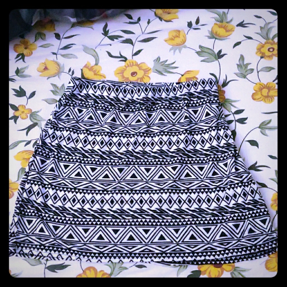 Aztec print short skirt